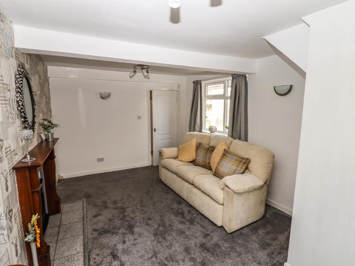 Villa 8 Heatons Bridge Road Ormskirk Exterior foto